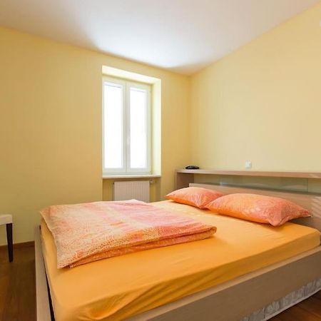 Villa Ajda - Orange Room Omišalj Kültér fotó