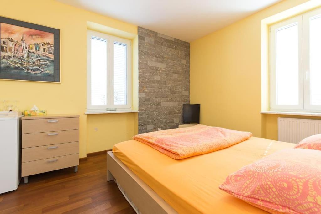 Villa Ajda - Orange Room Omišalj Kültér fotó